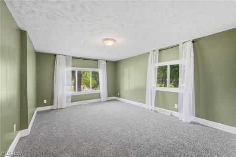815 E Cassell Avenue Barberton OH 44203