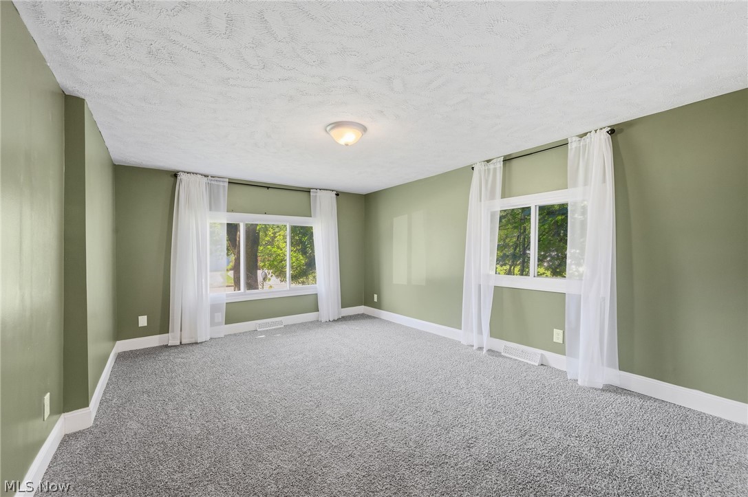 815 E Cassell Avenue Barberton OH 44203