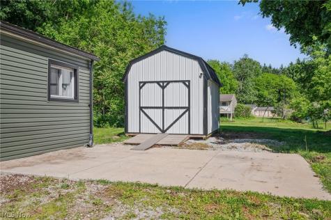 815 E Cassell Avenue Barberton OH 44203