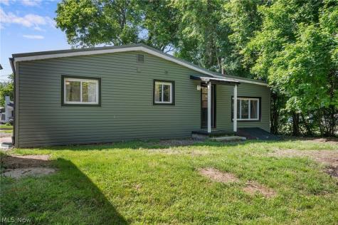 815 E Cassell Avenue Barberton OH 44203