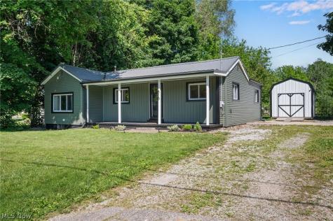 815 E Cassell Avenue Barberton OH 44203