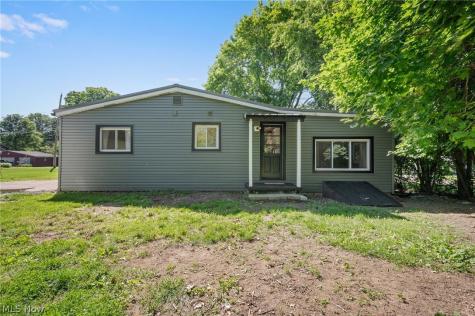 815 E Cassell Avenue Barberton OH 44203