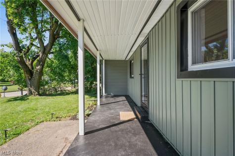 815 E Cassell Avenue Barberton OH 44203