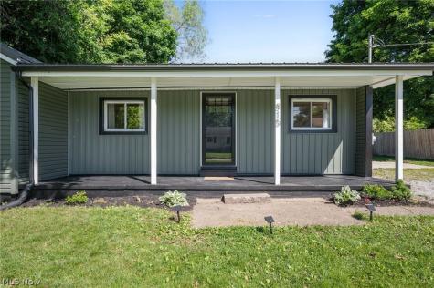 815 E Cassell Avenue Barberton OH 44203