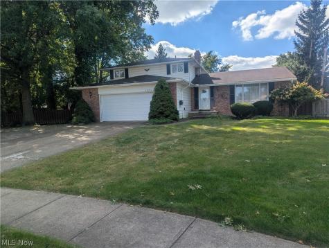 13711 Pineview Court Middleburg Heights OH 44130