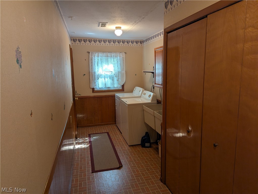 13711 Pineview Court Middleburg Heights OH 44130