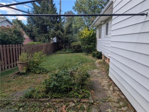 13711 Pineview Court Middleburg Heights OH 44130