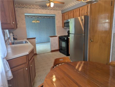13711 Pineview Court Middleburg Heights OH 44130
