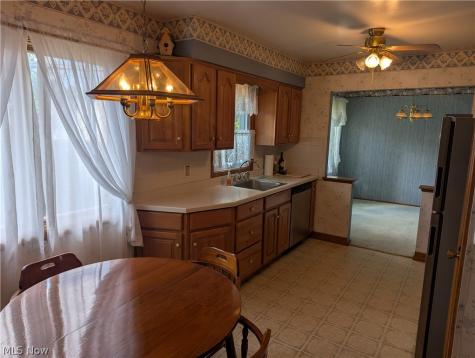 13711 Pineview Court Middleburg Heights OH 44130