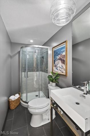 20716 Edgecliff Drive Euclid OH 44123