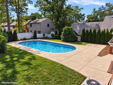 20716 Edgecliff Drive Euclid OH 44123