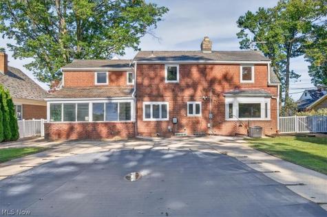 20716 Edgecliff Drive Euclid OH 44123