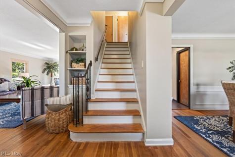 20716 Edgecliff Drive Euclid OH 44123