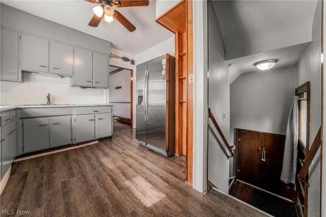 19541 Naumann Avenue Euclid OH 44119