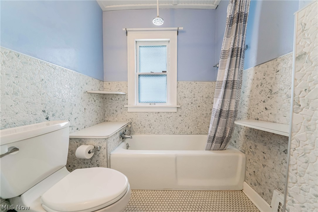 19541 Naumann Avenue Euclid OH 44119