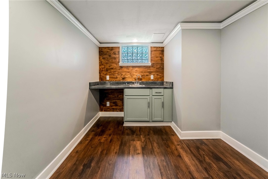 19541 Naumann Avenue Euclid OH 44119
