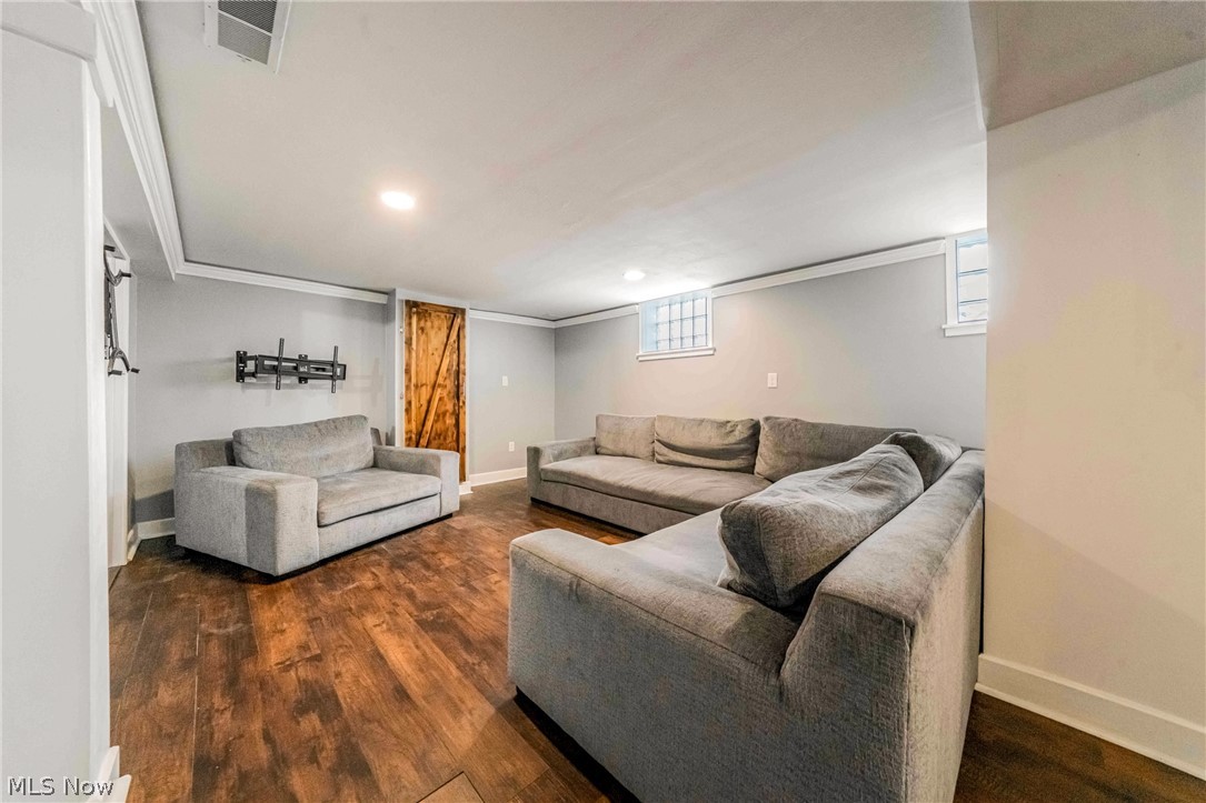 19541 Naumann Avenue Euclid OH 44119