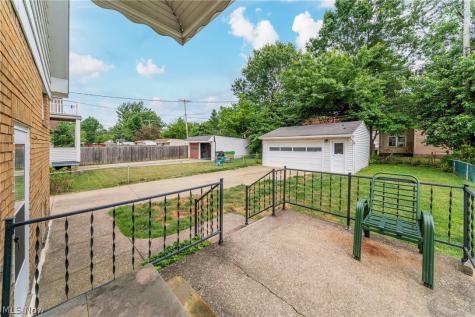19541 Naumann Avenue Euclid OH 44119