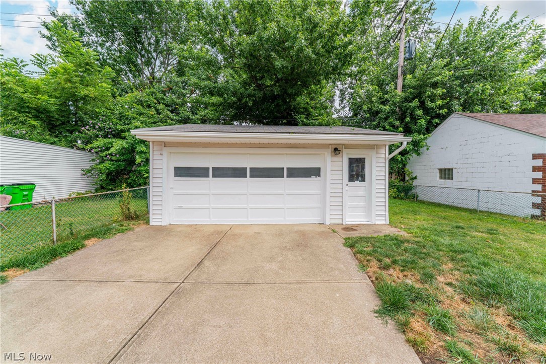 19541 Naumann Avenue Euclid OH 44119