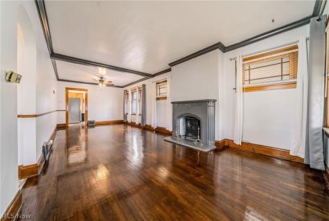 19541 Naumann Avenue Euclid OH 44119