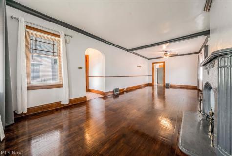19541 Naumann Avenue Euclid OH 44119