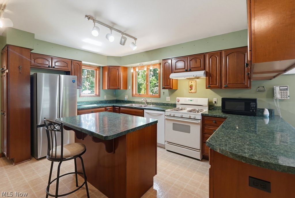 5048 Akron Cleveland Road Peninsula OH 44264