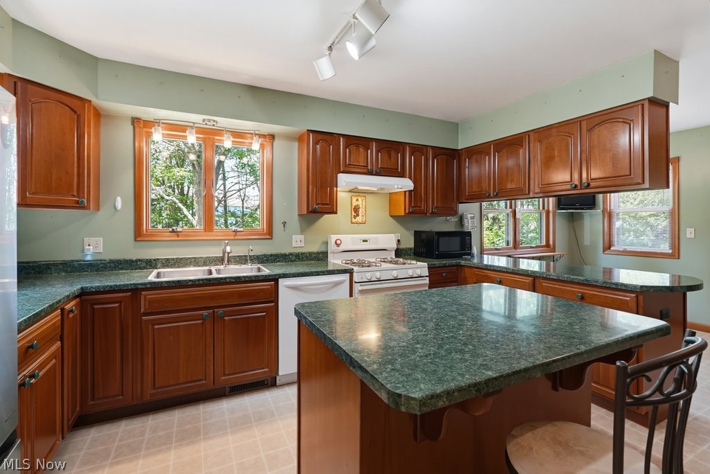 5048 Akron Cleveland Road Peninsula OH 44264