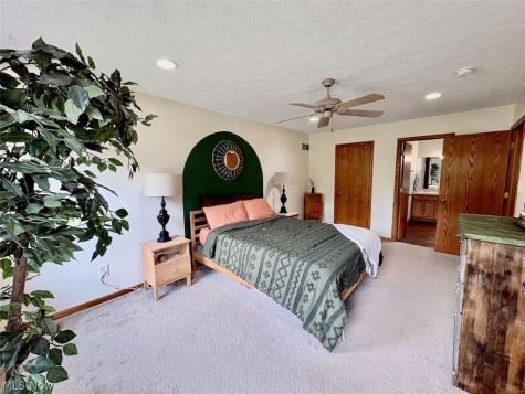 266 Ruby Lane Streetsboro OH 44241