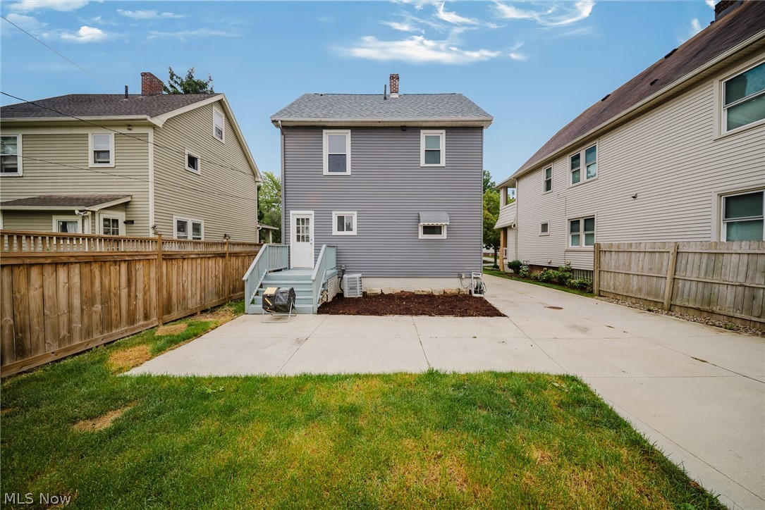 2120 Richland Avenue Lakewood OH 44107