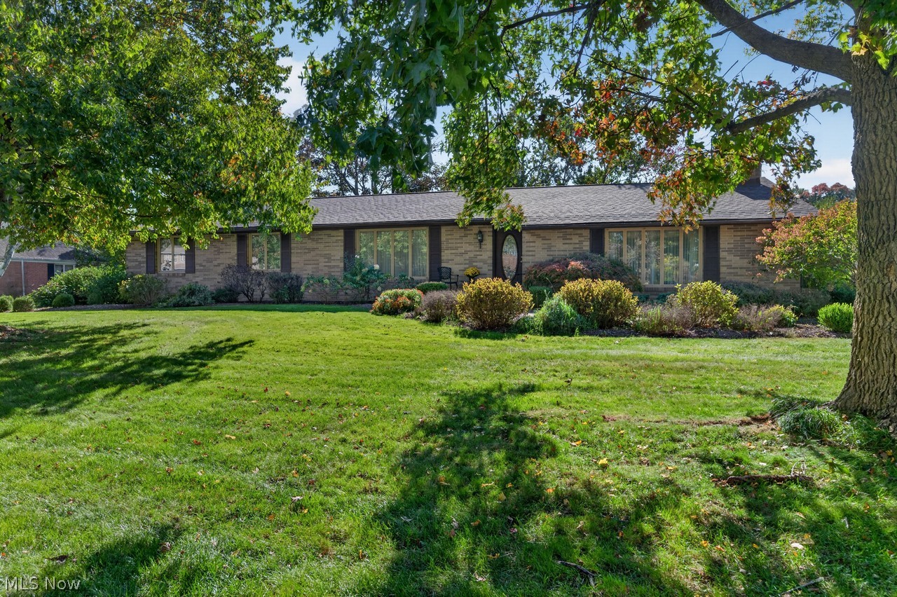 6110 Wiclif Road NE Canton OH 44721