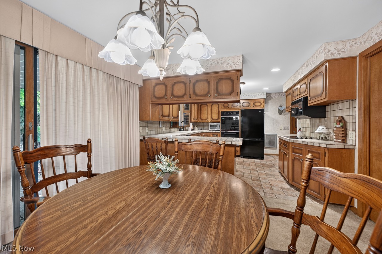 6110 Wiclif Road NE Canton OH 44721