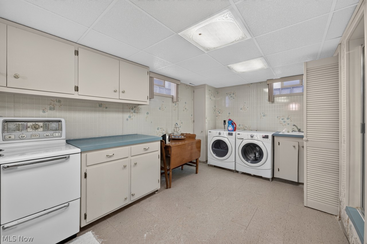 6110 Wiclif Road NE Canton OH 44721