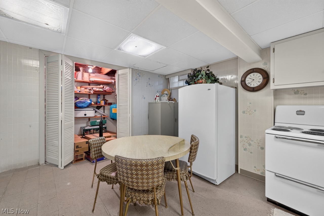 6110 Wiclif Road NE Canton OH 44721