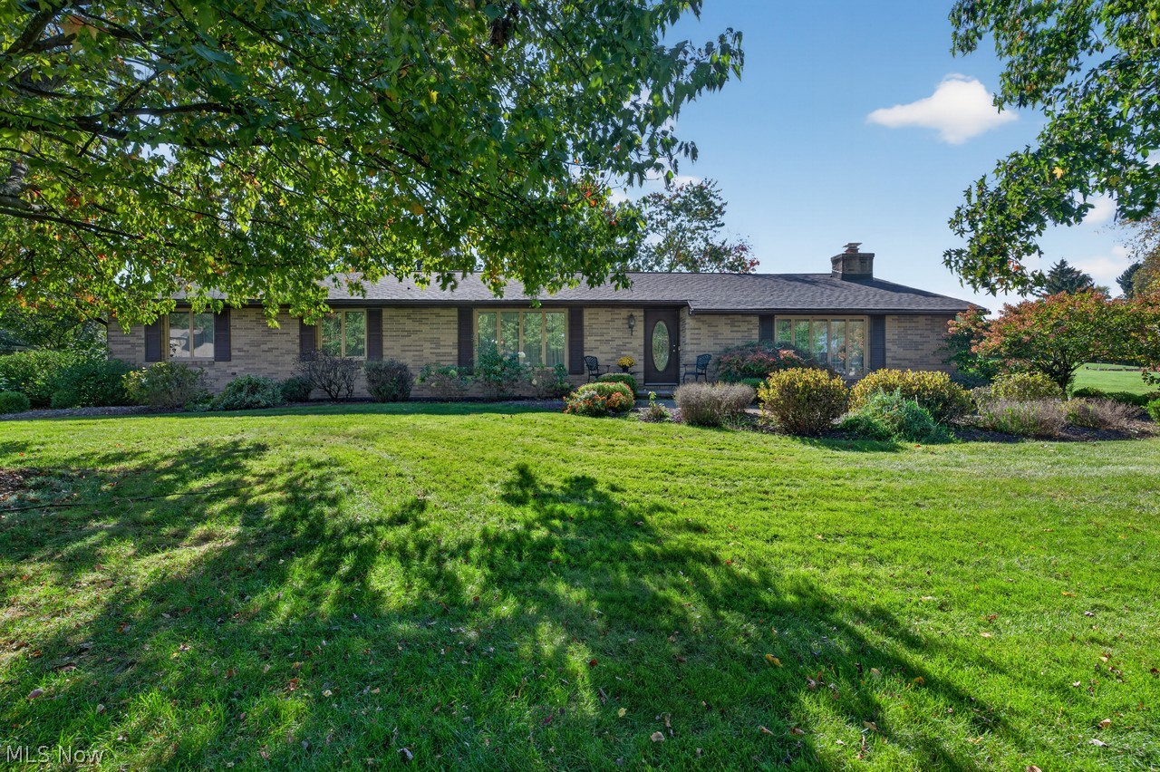 6110 Wiclif Road NE Canton OH 44721