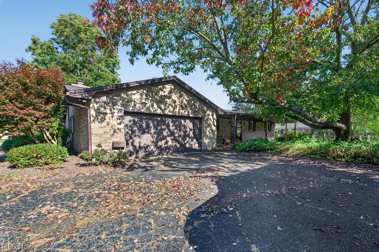 6110 Wiclif Road NE Canton OH 44721