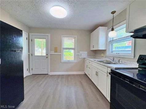 1008 W 29th Street Lorain OH 44052