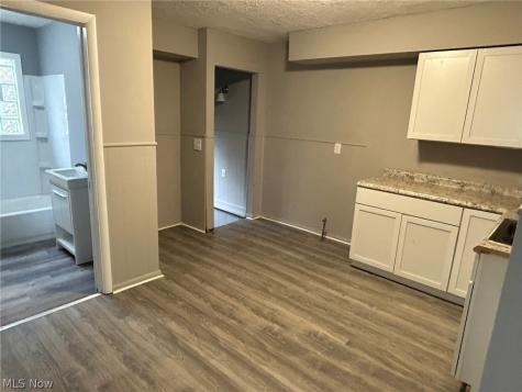 823 W 21st Street Lorain OH 44052