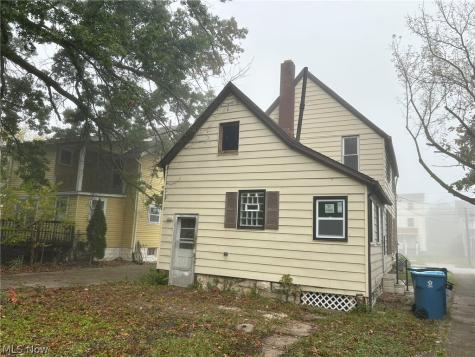 823 W 21st Street Lorain OH 44052