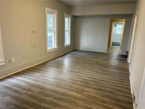 823 W 21st Street Lorain OH 44052