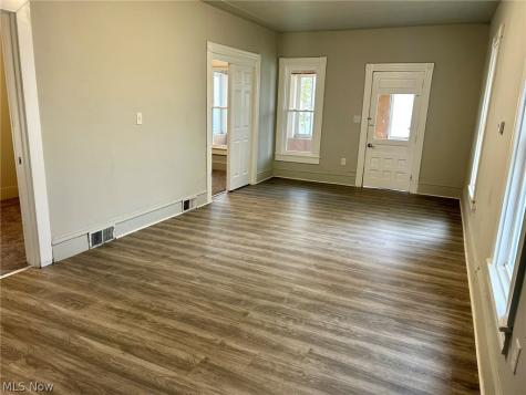 823 W 21st Street Lorain OH 44052