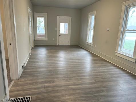 823 W 21st Street Lorain OH 44052