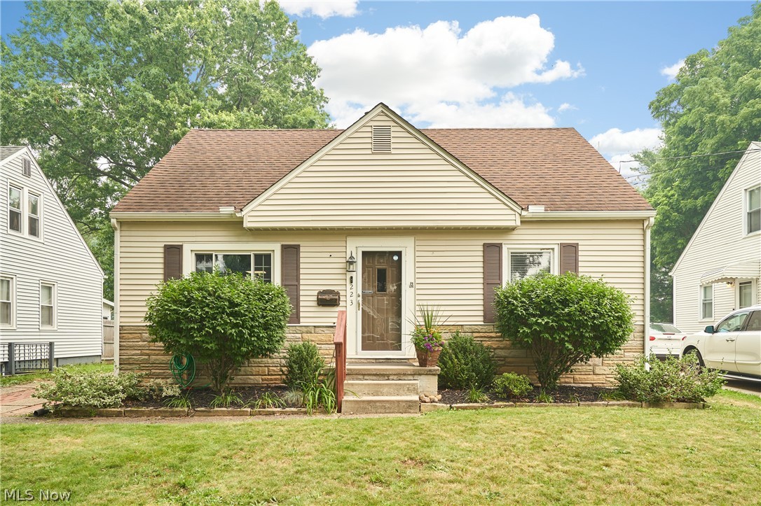 223 Davenport Avenue Akron OH 44312