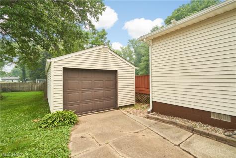 223 Davenport Avenue Akron OH 44312