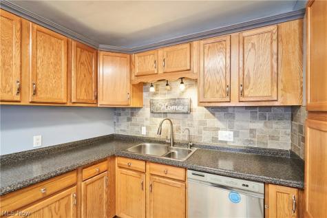 223 Davenport Avenue Akron OH 44312