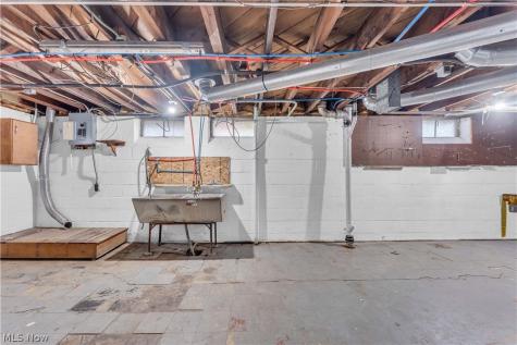 2303 Tuxedo Avenue Parma OH 44134
