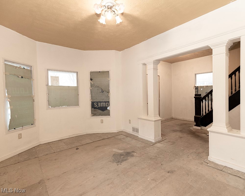 119 Erie Street Elyria OH 44035
