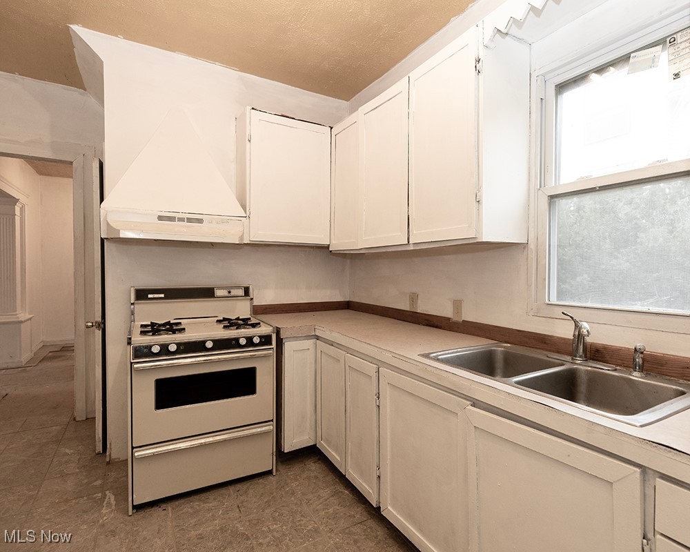 119 Erie Street Elyria OH 44035