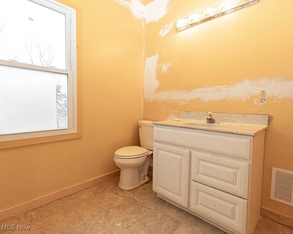 119 Erie Street Elyria OH 44035