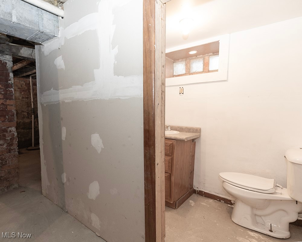 119 Erie Street Elyria OH 44035