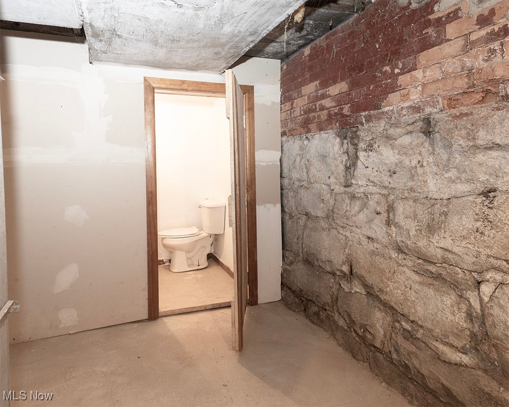 119 Erie Street Elyria OH 44035